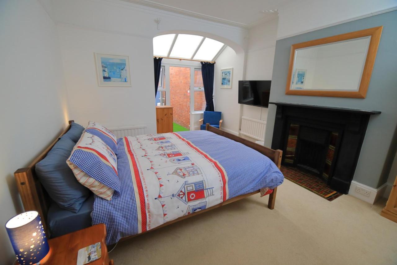 Exmouth - Newly Available, Near The Beach Apartment Exterior photo